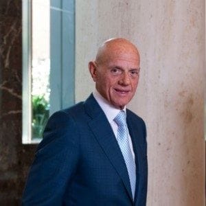 Solomon Lew mocks Myer as 'Amazon's post office' Solomon Lew mocks Myer as 'Amazon's post office'